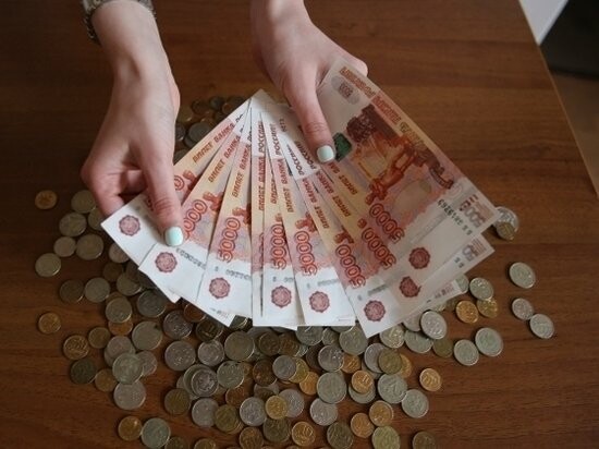 В аптеках Волгограда два иностранца расплачивались фальшивыми деньгами 