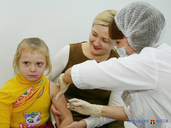 Волгоградским детям до 14 лет, несмотря на COVID-19, будут делать прививки от кори и туберкулеза