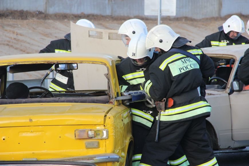 В Волгоградской области людей спасли из условного затора на трассе, фото-1