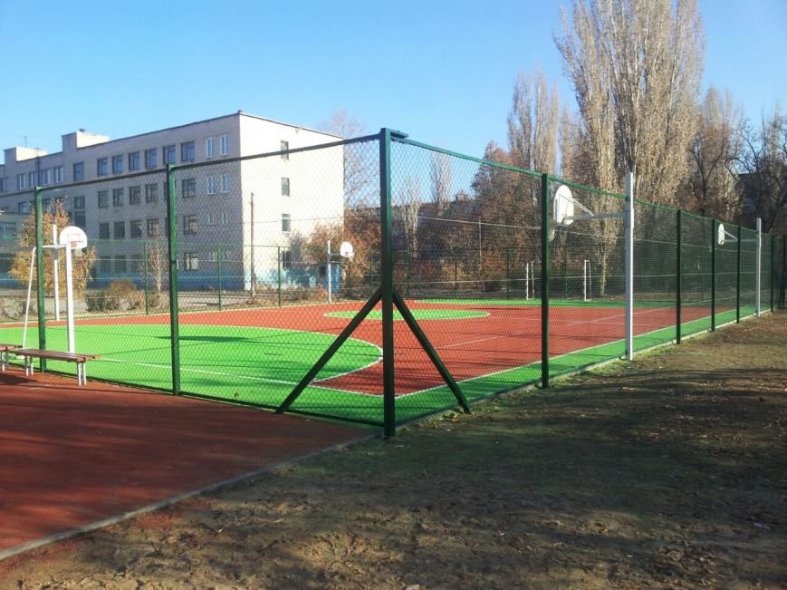 Елена Исинбаева открыла спортплощадку для детей в Волгограде (фото) - фото 1
