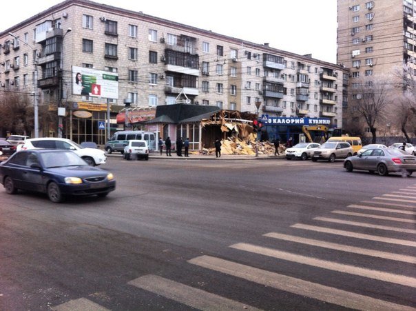 В Волгограде снесли «Дары Армении» (фото) - фото 1