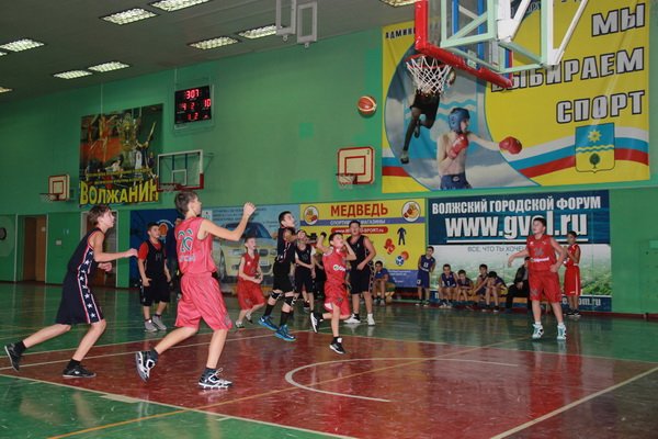 В Волжском проходит баскетбольный турнир имени Анатолия Стоянова, фото-2