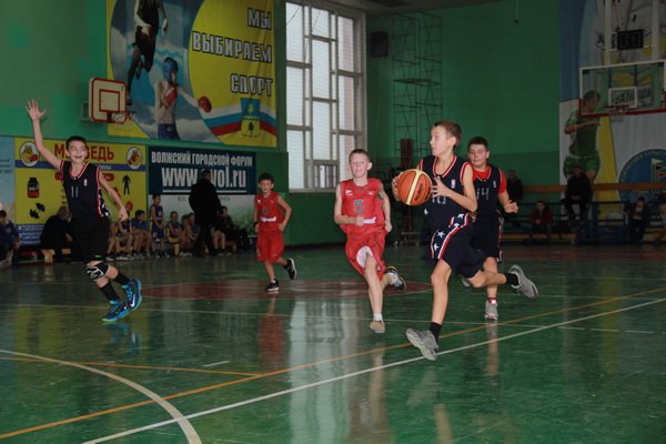 В Волжском проходит баскетбольный турнир имени Анатолия Стоянова, фото-3