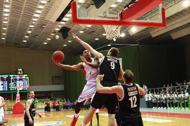 Волгоградская баскетбольная команда вновь уступила Нижегородцам (фото) - фото 1