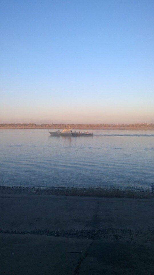 В Волгограде по Волге идут корабли Каспийской флотилии (фото) - фото 1