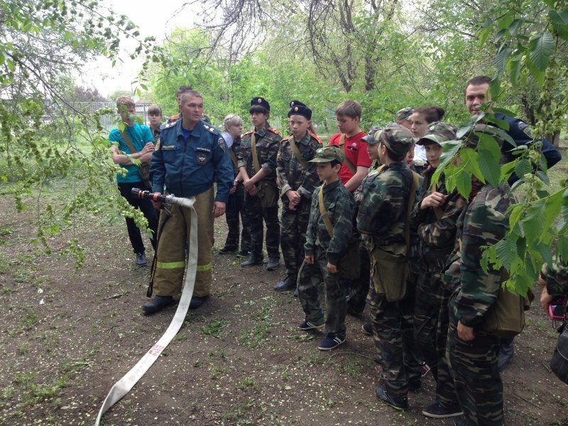 Перед летними каникулами школьники побывали на экскурсии у волгоградских пожарных, фото-3