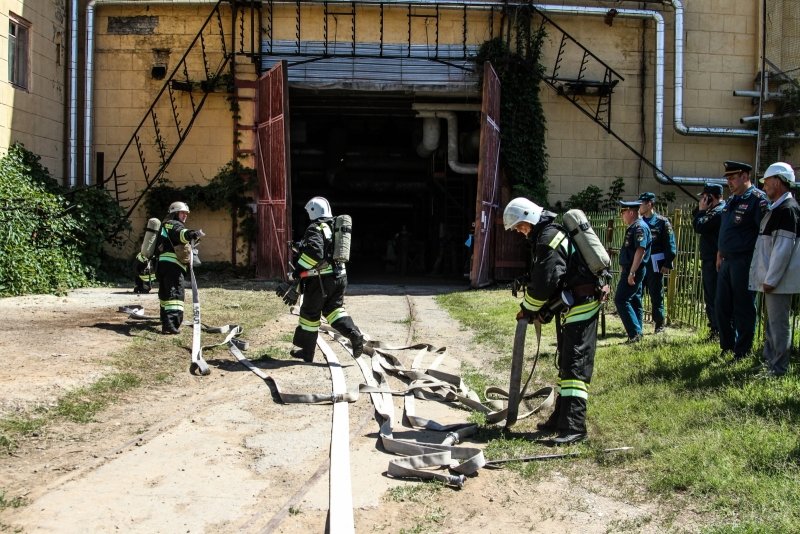 В Волгограде прошли учения пожарных и спасателей, фото-3