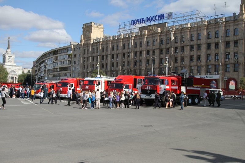 В День города в Волгограде прошла выставка спасательной техники, фото-5